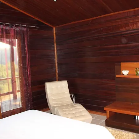 Lake House Serra