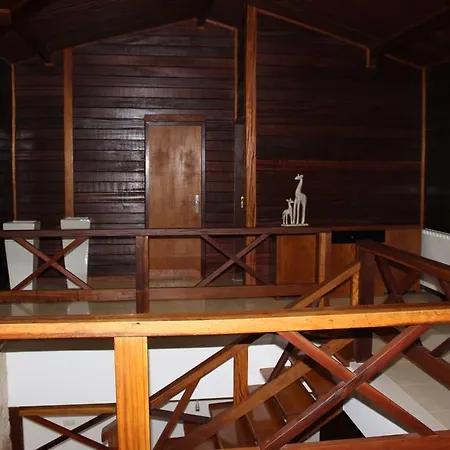 Lake House Serra